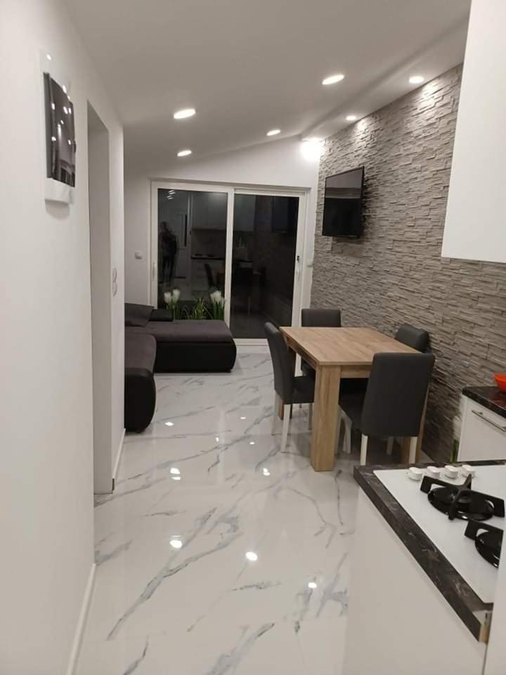 Apartment Sun Vir Rom bilde